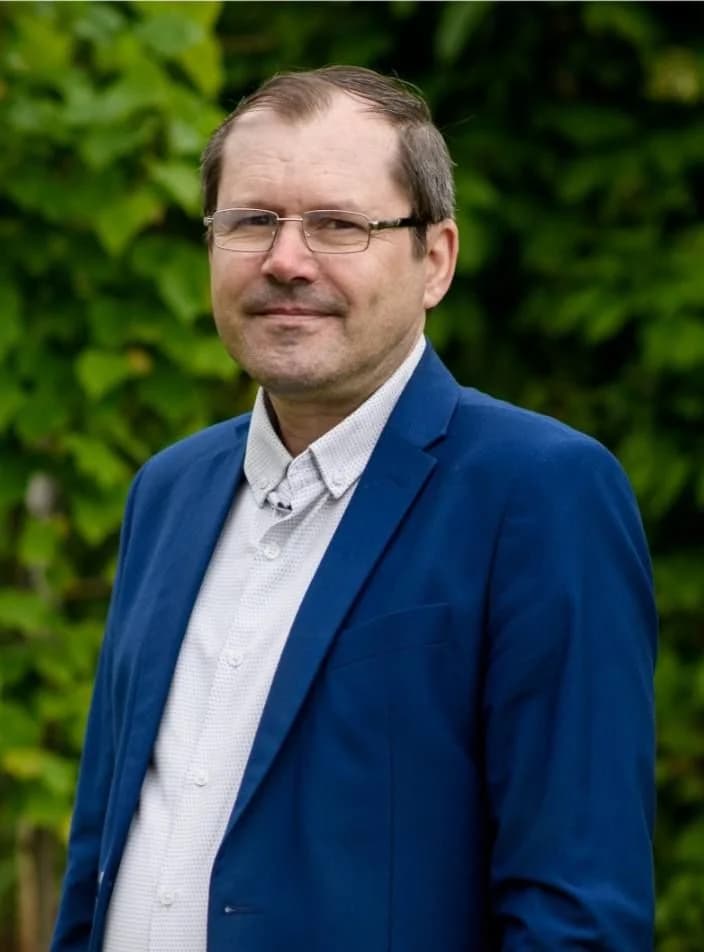 Specializat în undefined - Mihai Patrascu